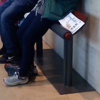 Assis ou debout ?