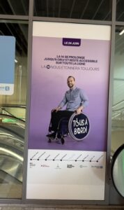 L'image est telle que décrite dans le billet.